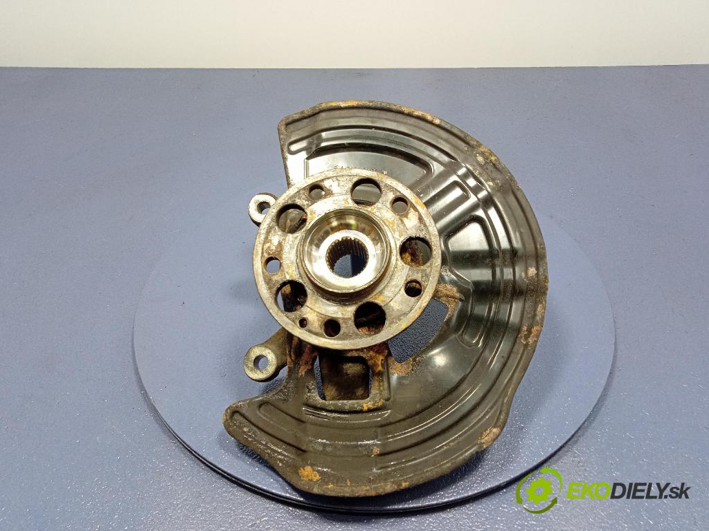 Mercedes B-Klasa 2013 náboj levá A2464210720