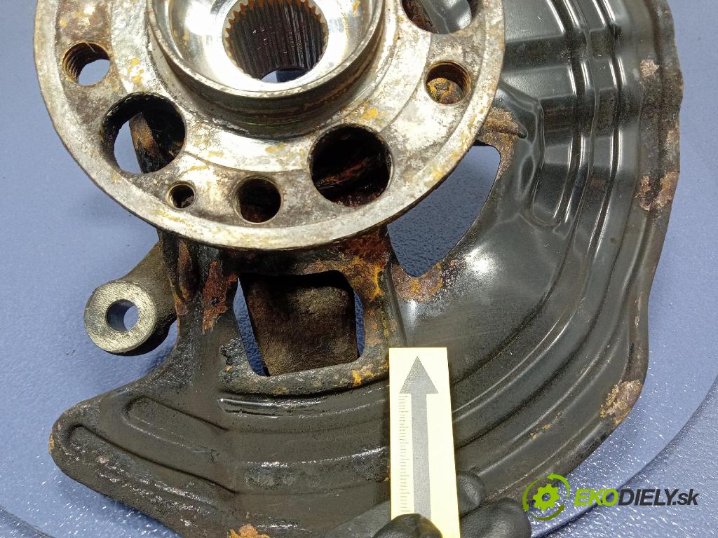 Mercedes B-Klasa 2013 náboj levá A2464210720