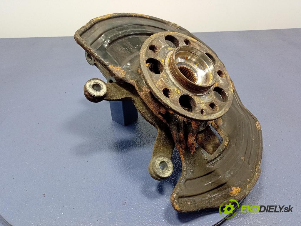 Mercedes B-Klasa 2013 náboj levá A2464210720