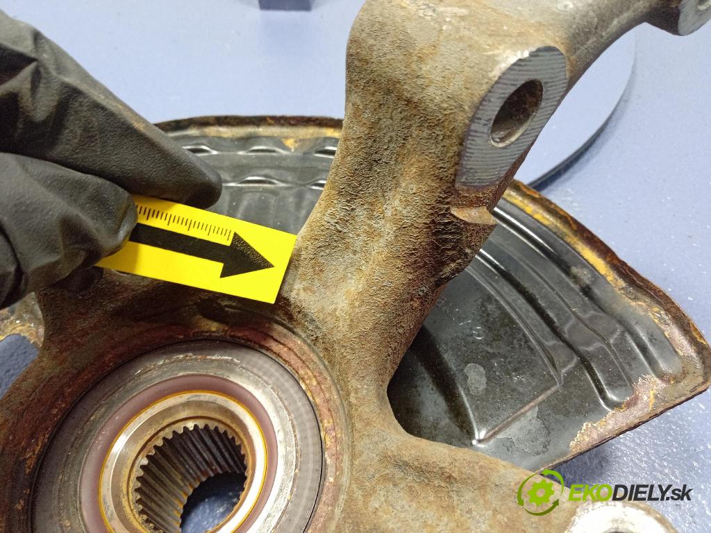 Mercedes B-Klasa 2013 náboj levá A2464210720