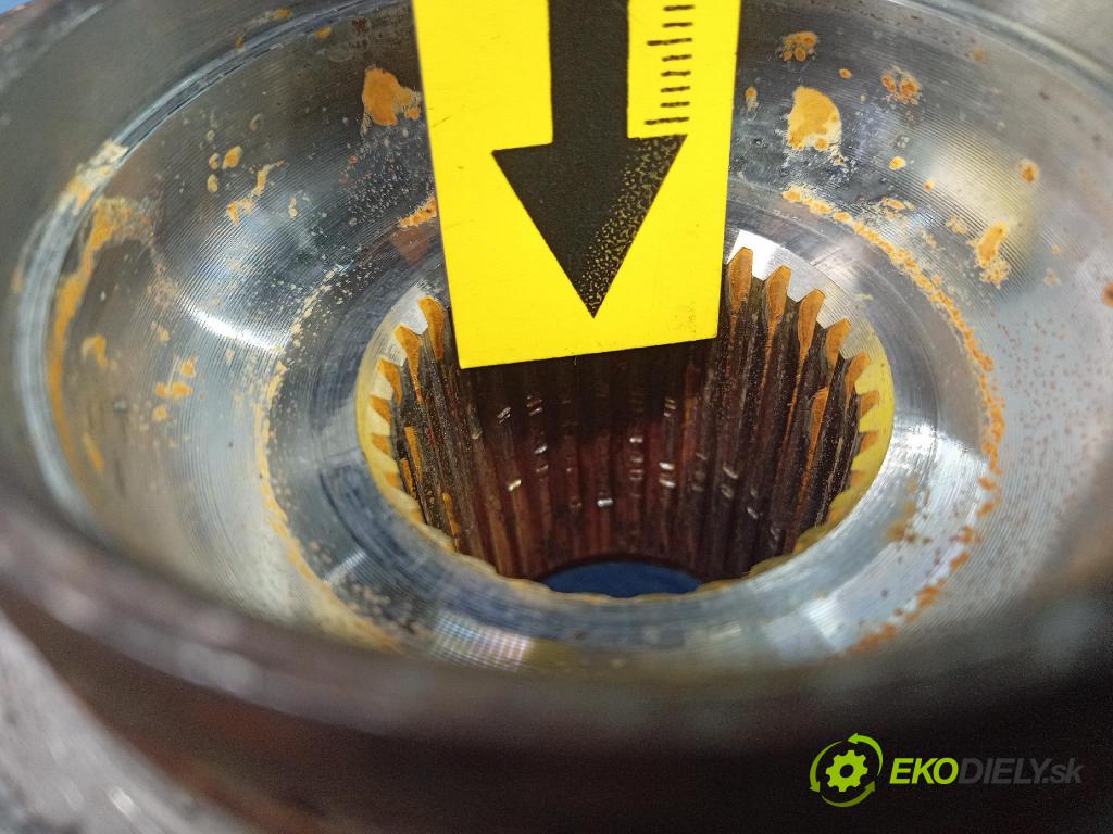 Mercedes B-Klasa 2013 náboj ľavá A2464210720