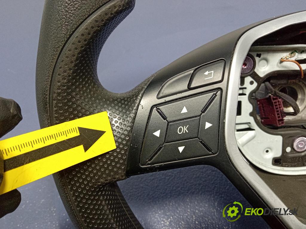 Mercedes B-Klasa 2013 volant A24646035039116