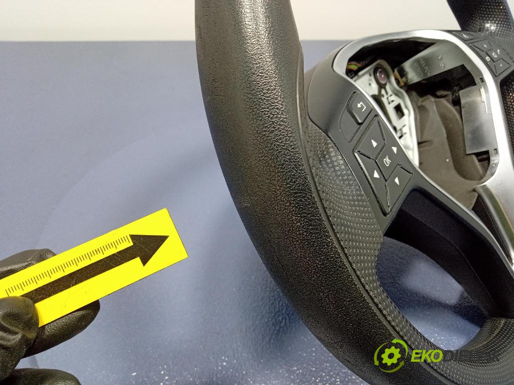 Mercedes B-Klasa 2013 volant A24646035039116