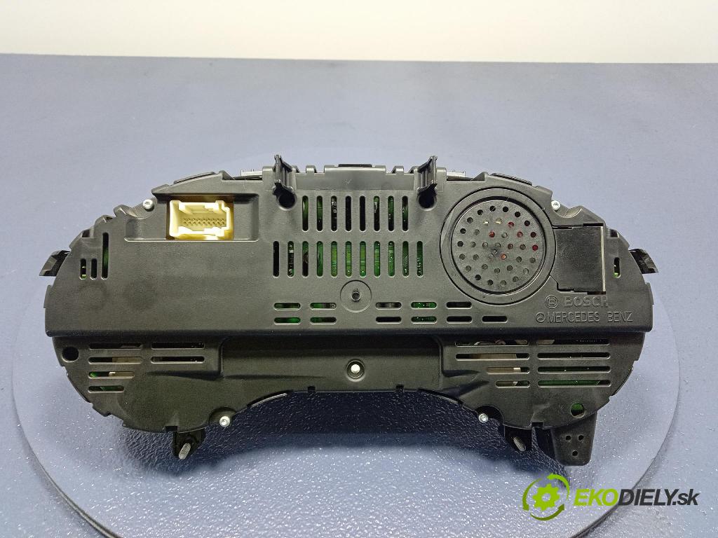 Mercedes B-Klasa 2013 prístrojovka/ budíky A2469006111