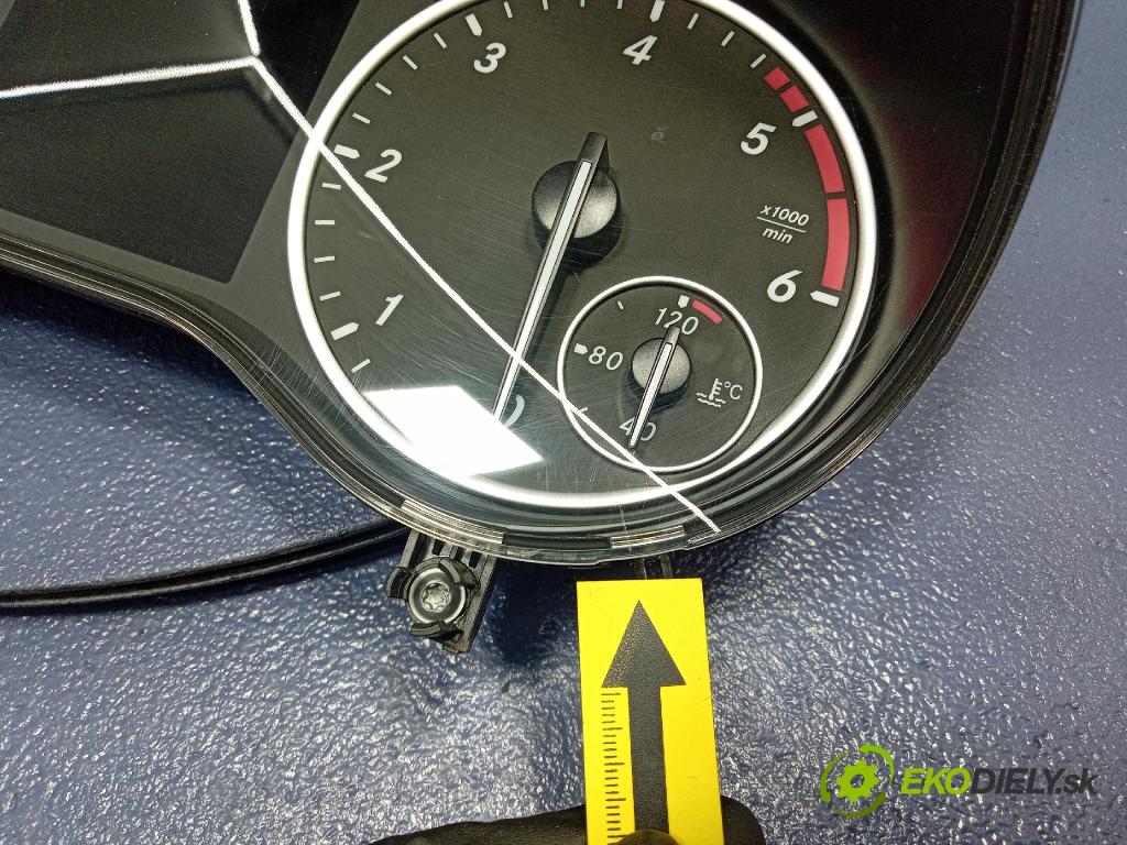 Mercedes B-Klasa 2013 prístrojovka/ budíky A2469006111