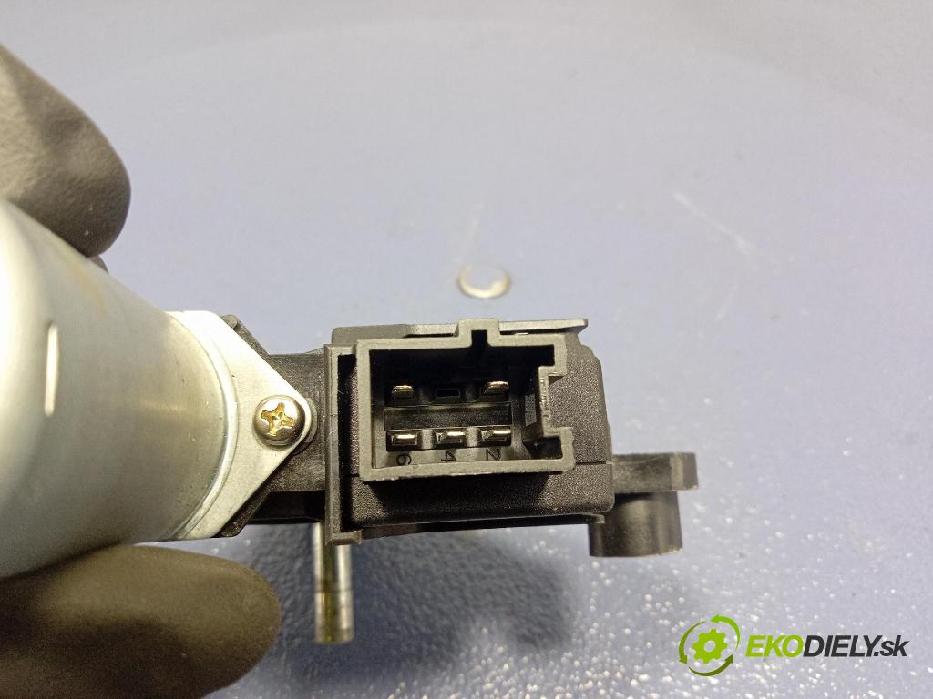 Mercedes B-Klasa 2013 mechanismus stahování Sklenka: Zad: v pravo: 968741-100