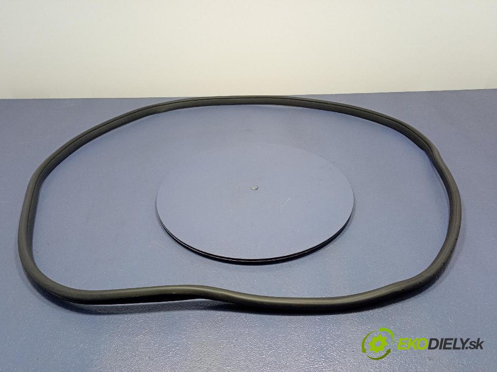 Mercedes B-Klasa 2013 Těsnění: dvere