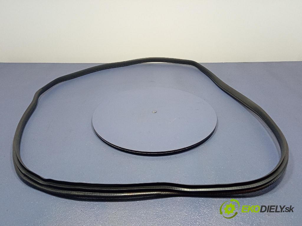 Mercedes B-Klasa 2013 Těsnění: dvere