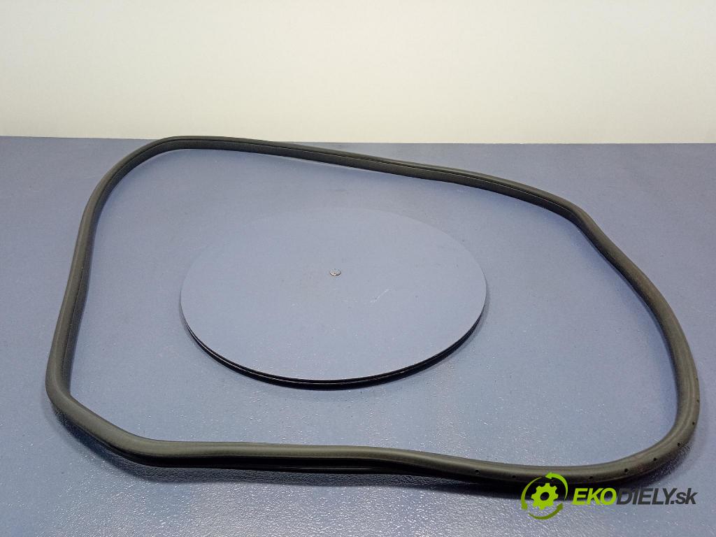 Mercedes B-Klasa 2013 Těsnění: dvere