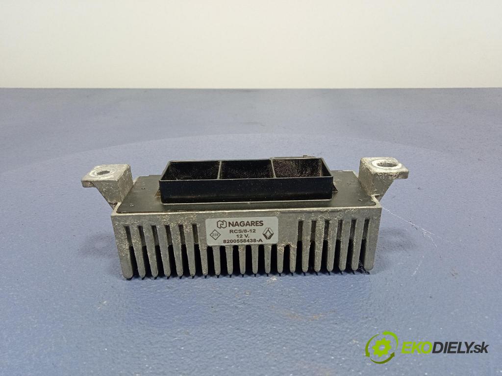 Mercedes B-Klasa 2013 relé Svíčky: 8200558438-A