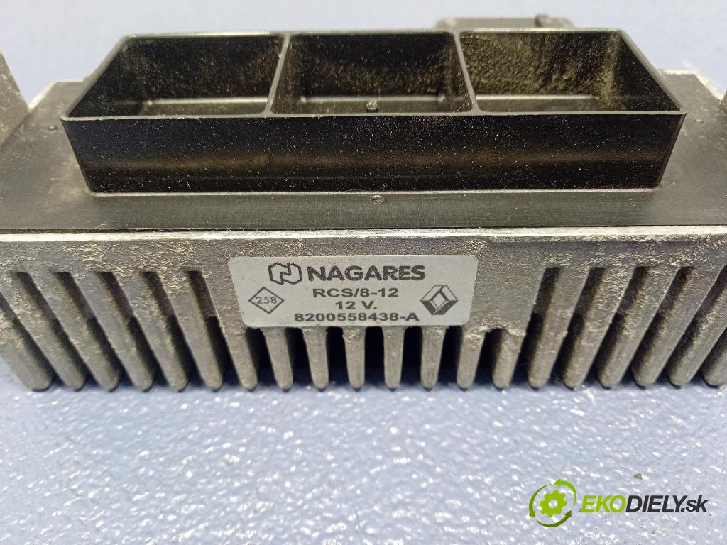 Mercedes B-Klasa 2013 relé Svíčky: 8200558438-A