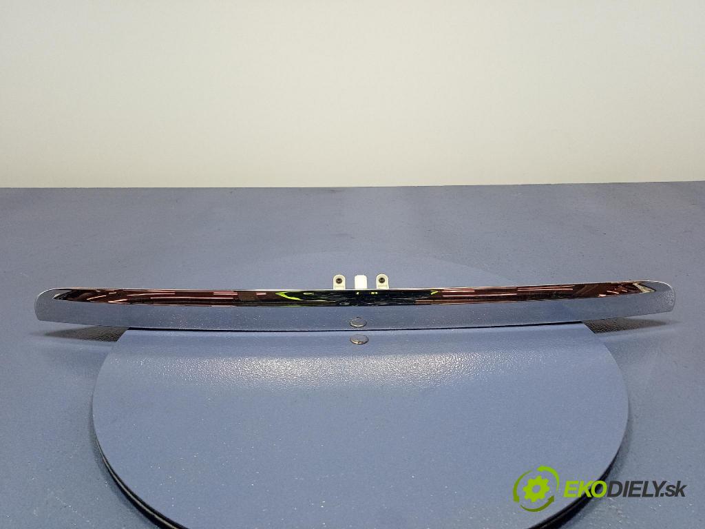 Mercedes B-Klasa 2013 lišta kufr A2467400793