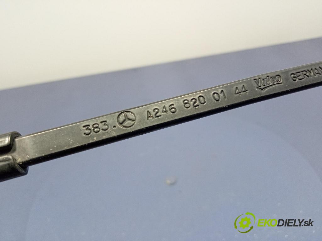 Mercedes B-Klasa 2013 Paže: Stěrače: před A2468200244