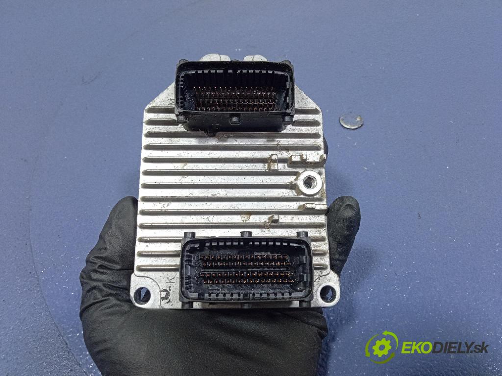 Opel Vectra 2003 riadiaca jednotka Motor: 55352666