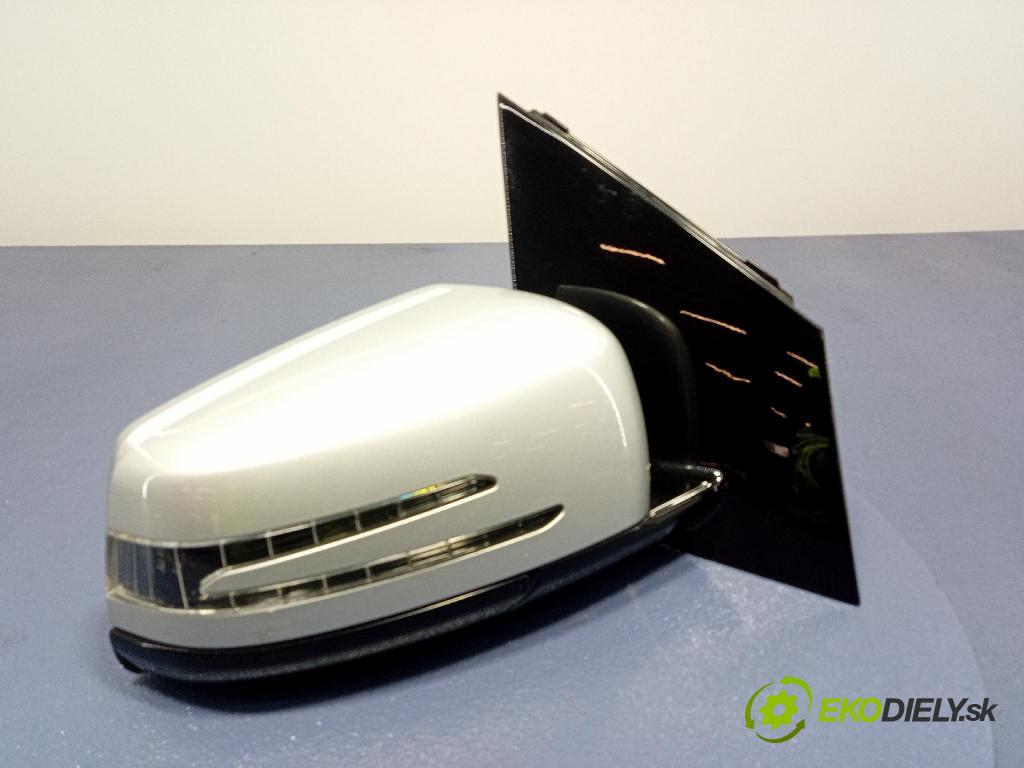 Mercedes B-Klasa 2013 zrkadlo pravé A24681020