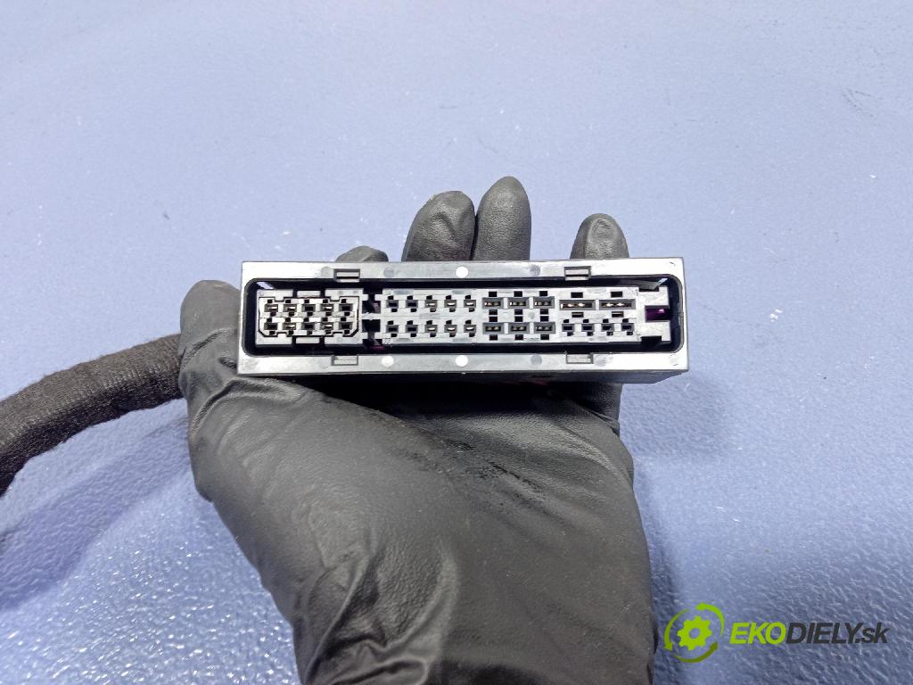 Audi A4 2009 inštalácia Elektrický: 1534180-1