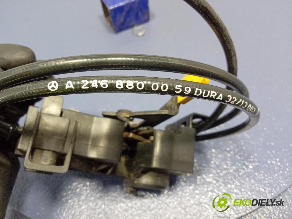 Mercedes B-Klasa 2013 zámok masky: A2468800460