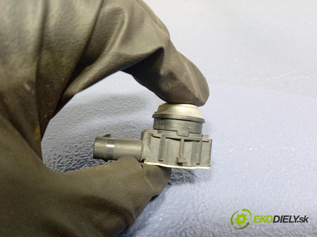 Mercedes B-Klasa 2013 snímač / řídící jednotka PDC A0009050342