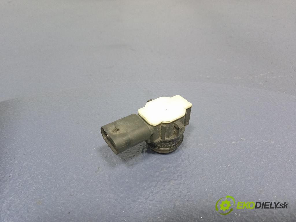 Mercedes B-Klasa 2013 snímač / řídící jednotka PDC A0009050342