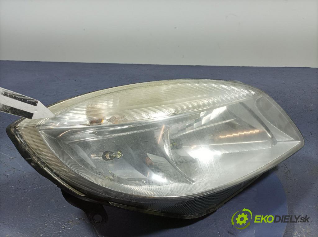 Skoda Fabia 2007 Reflektor: v pravo: