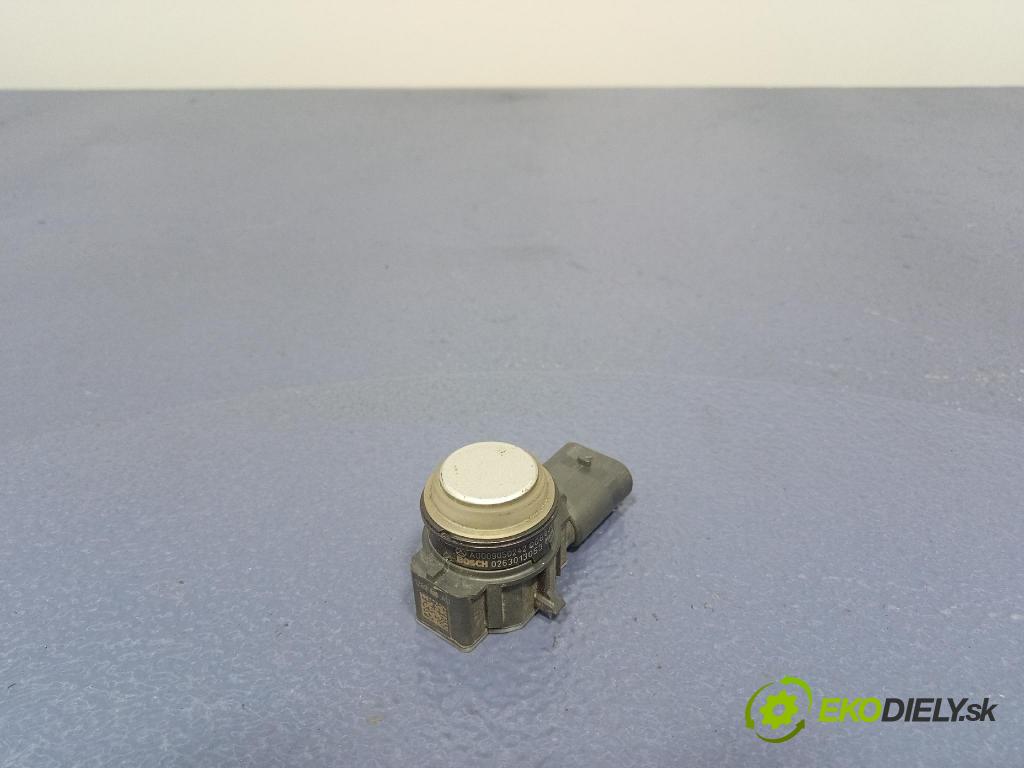 Mercedes B-Klasa 2013 snímač / řídící jednotka PDC A0009050242