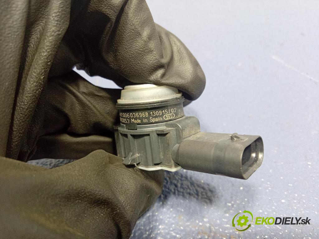 Mercedes B-Klasa 2013 snímač / riadiaca jednotka PDC A0009050242