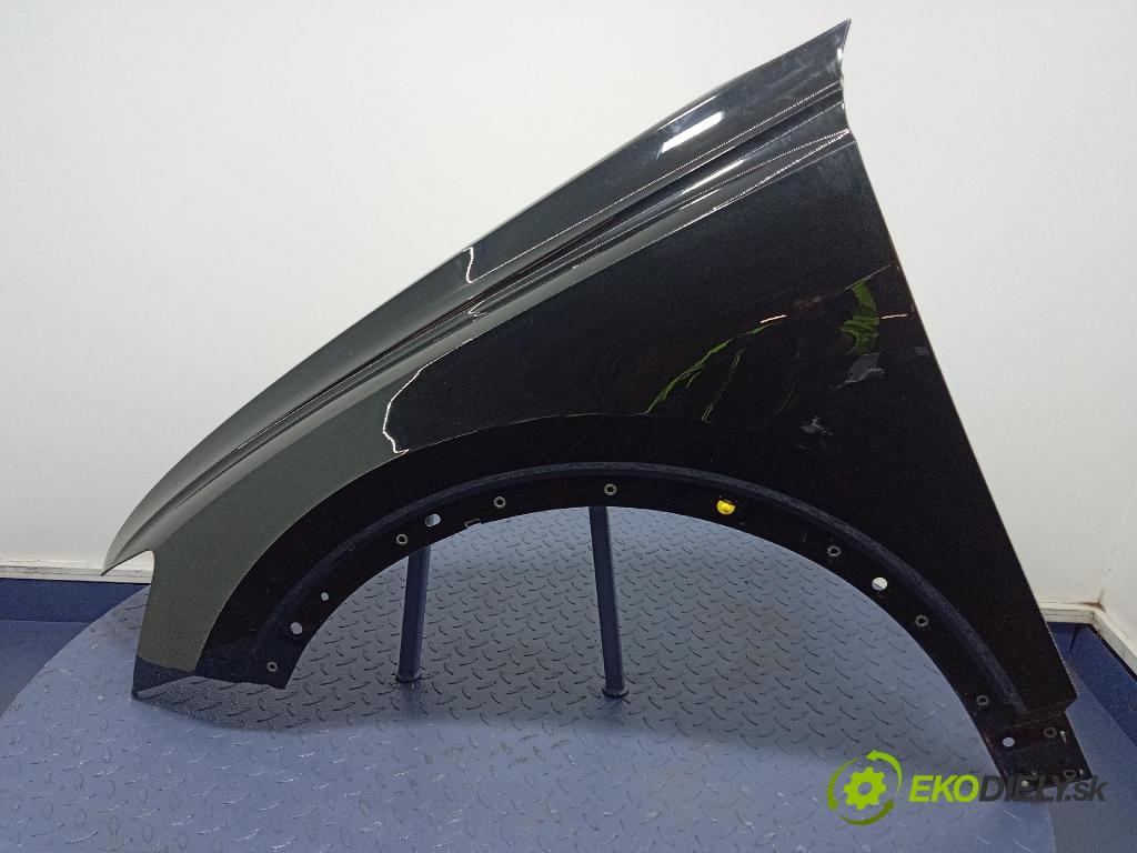 Audi SQ8 2022 blatnik před Levý: