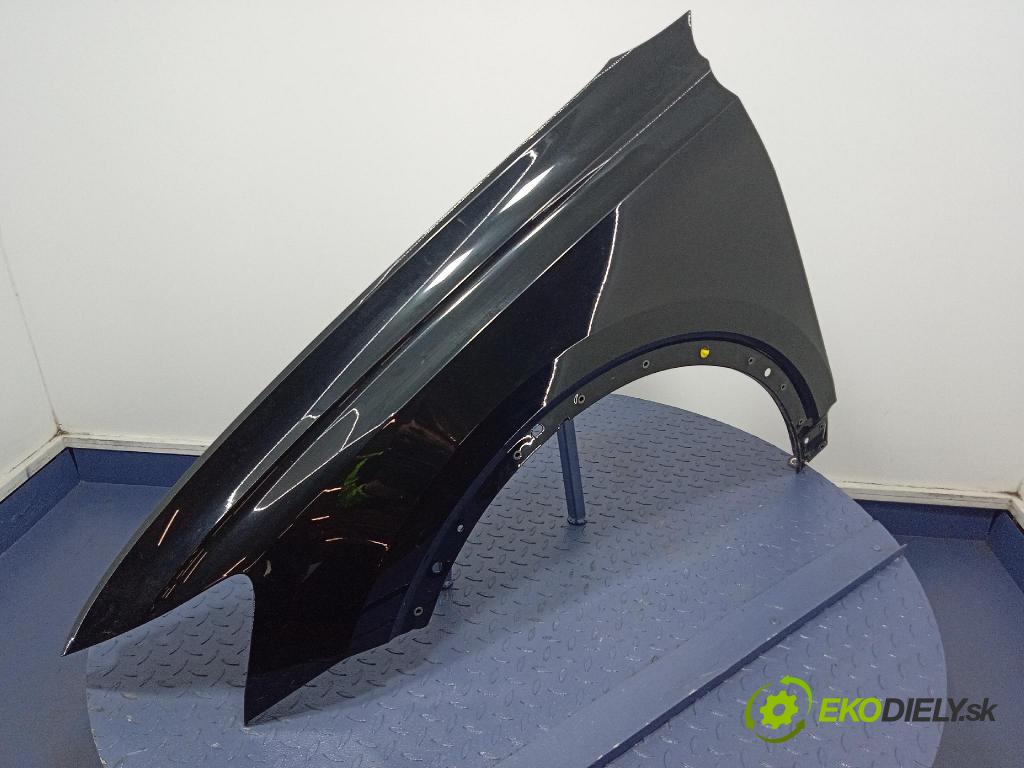 Audi SQ8 2022 blatnik před Levý: