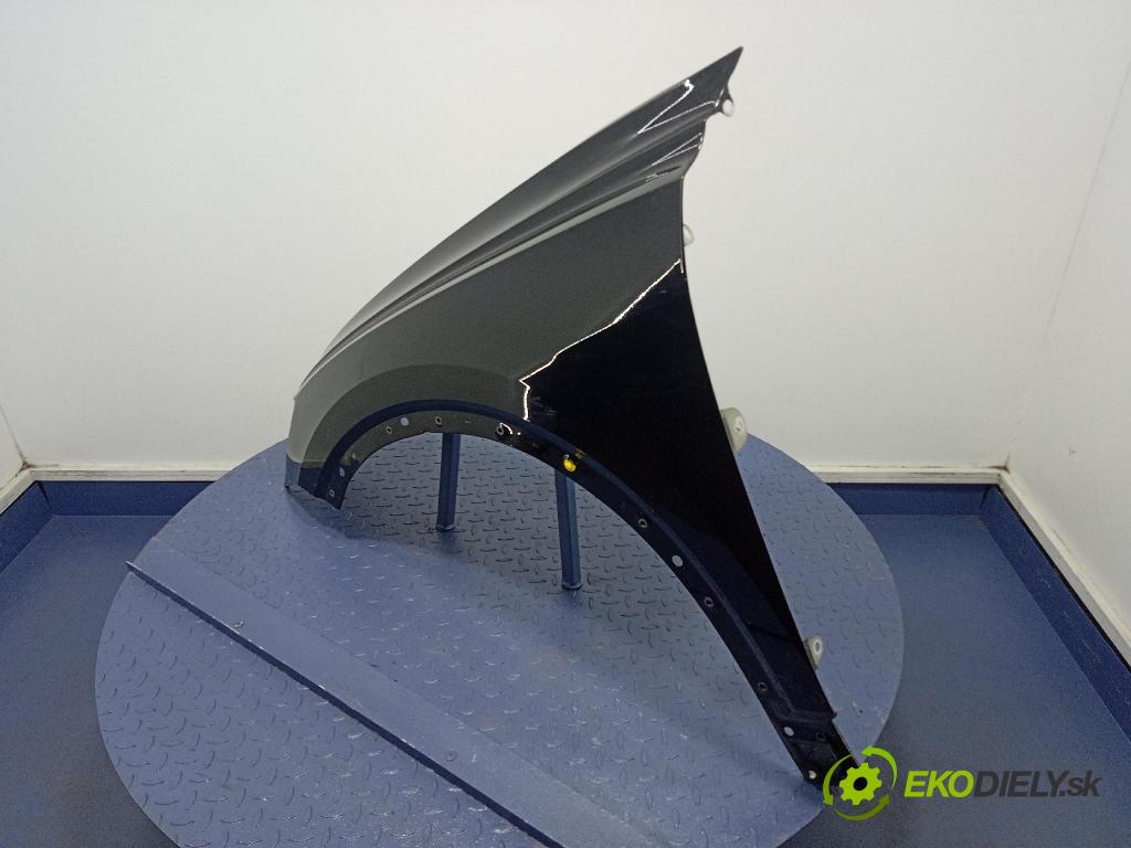 Audi SQ8 2022 blatnik před Levý: