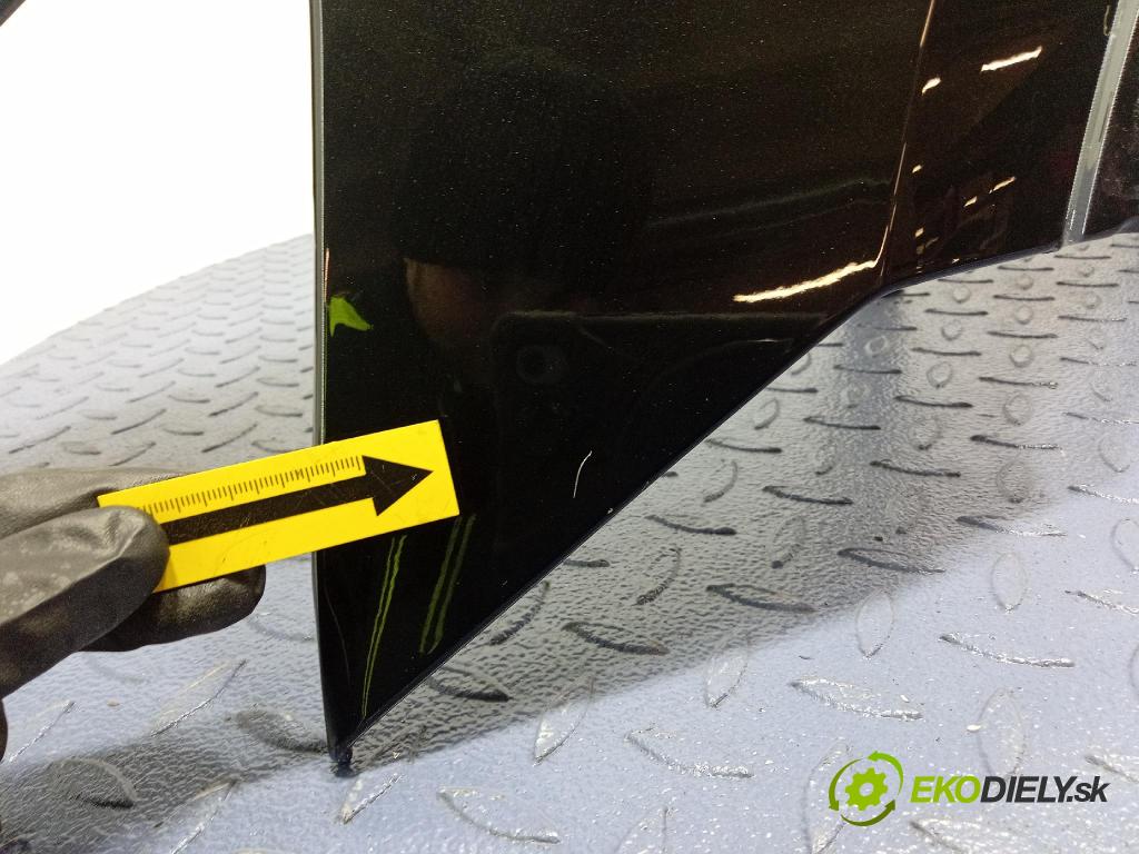 Audi SQ8 2022 blatnik před Levý: