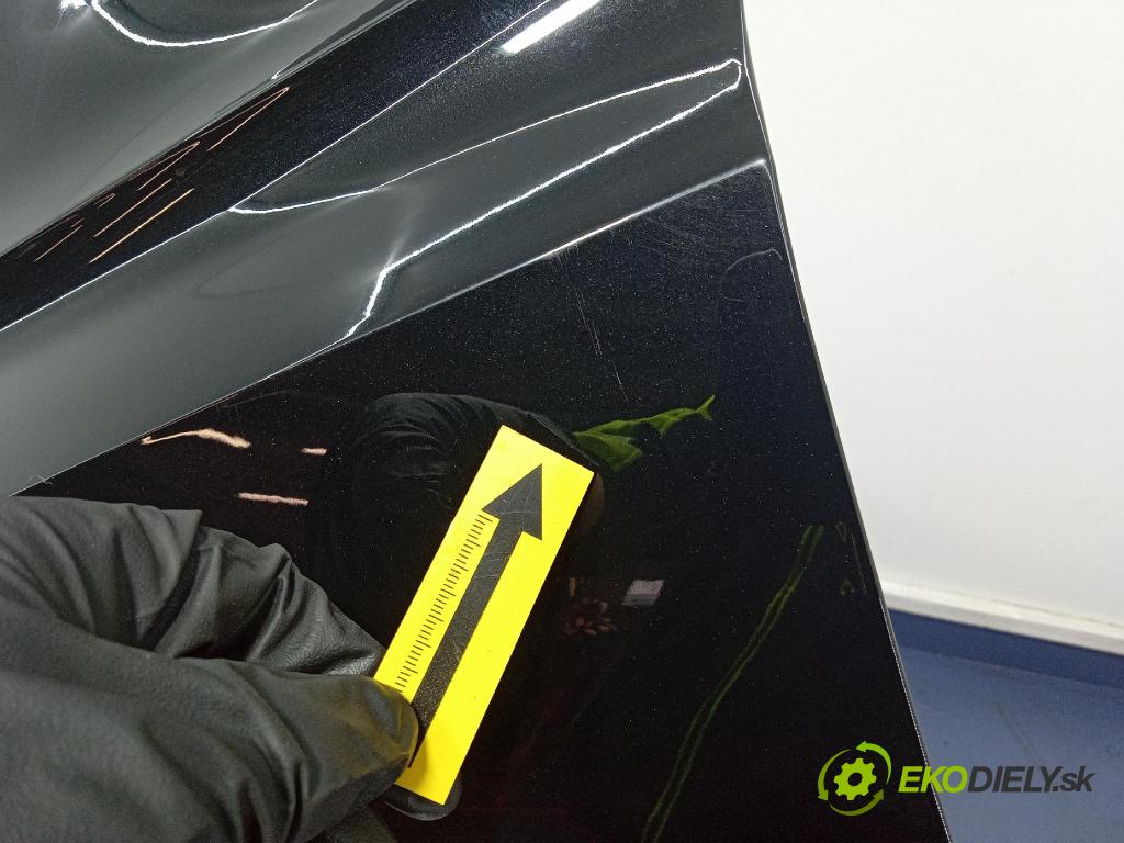 Audi SQ8 2022 blatnik před Levý: