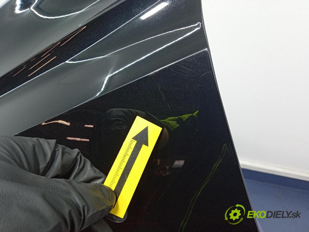 Audi SQ8 2022 blatnik před Levý: