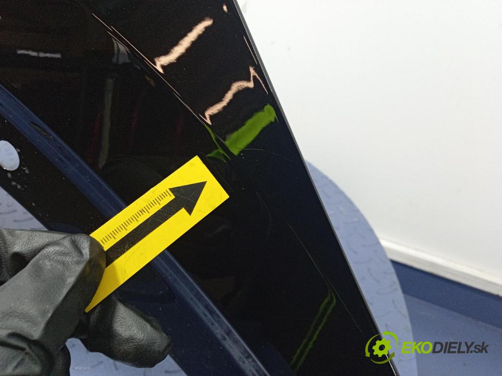 Audi SQ8 2022 blatnik před Levý: