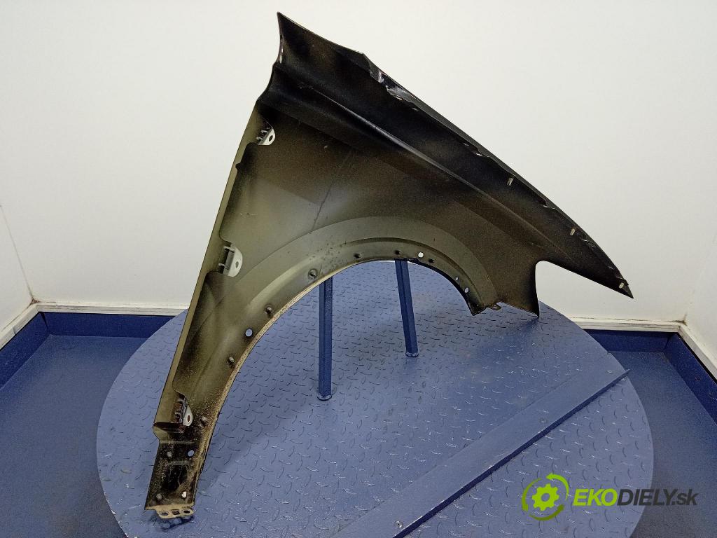 Audi SQ8 2022 blatnik před Levý: