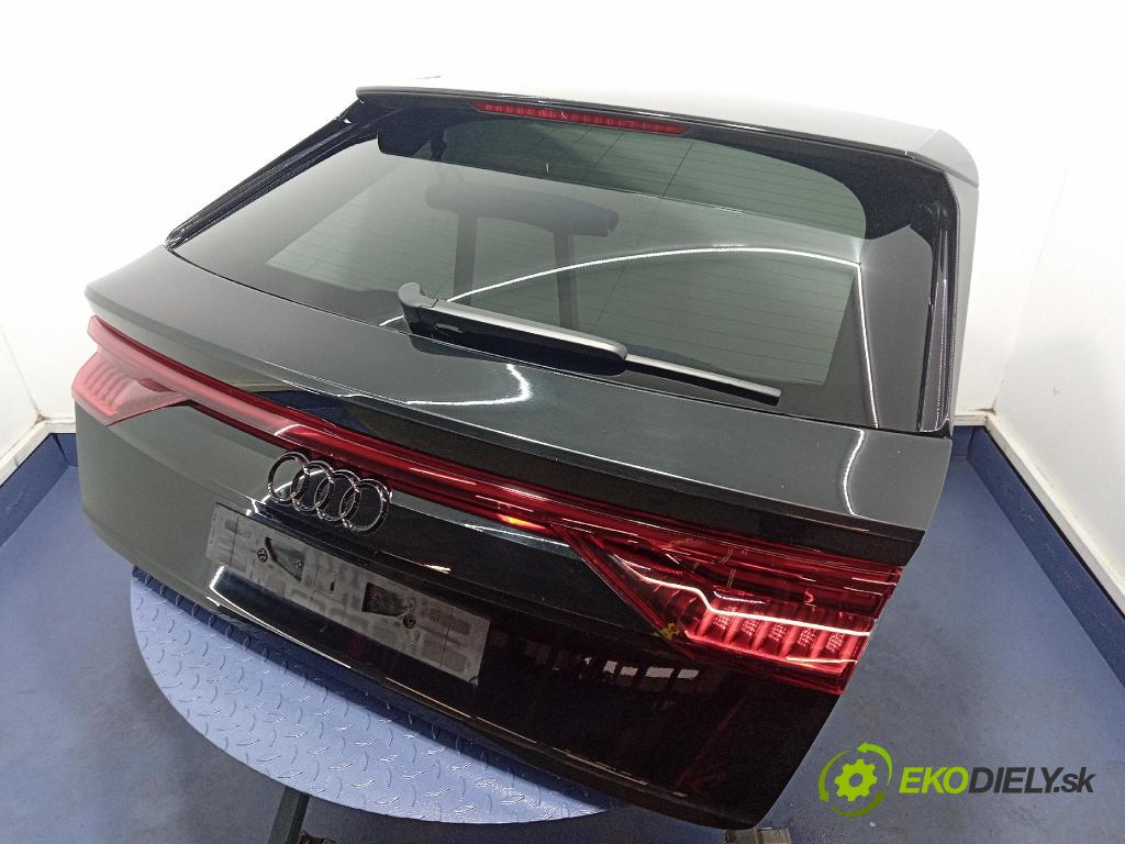 Audi SQ8 2022 zadna dveře kufra: kufra: