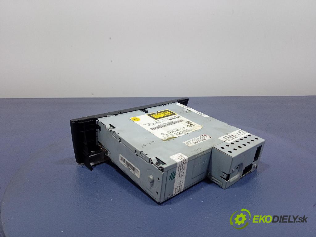 Audi A4 2009 Menič: / Čitateľ: Navigacia: 8T1035110C