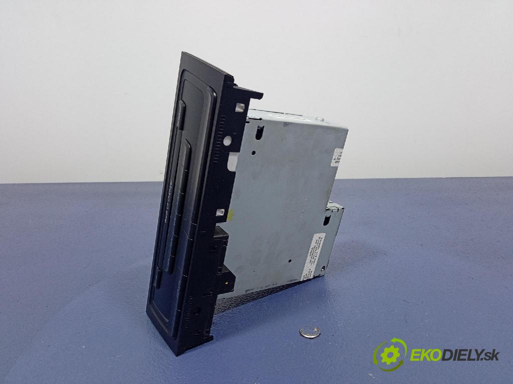 Audi A4 2009 Menič: / Čitateľ: Navigacia: 8T1035110C