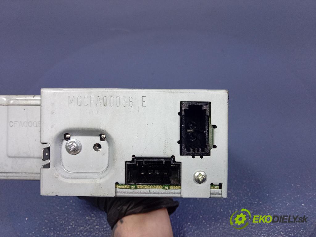 Audi A4 2009 Menič: / Čitateľ: Navigacia: 8T1035110C