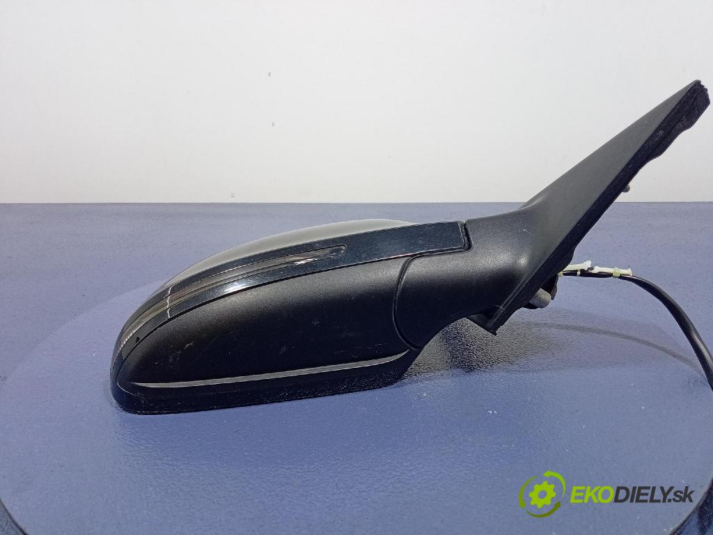 Audi A4 2009 zpětné zrcátko prave