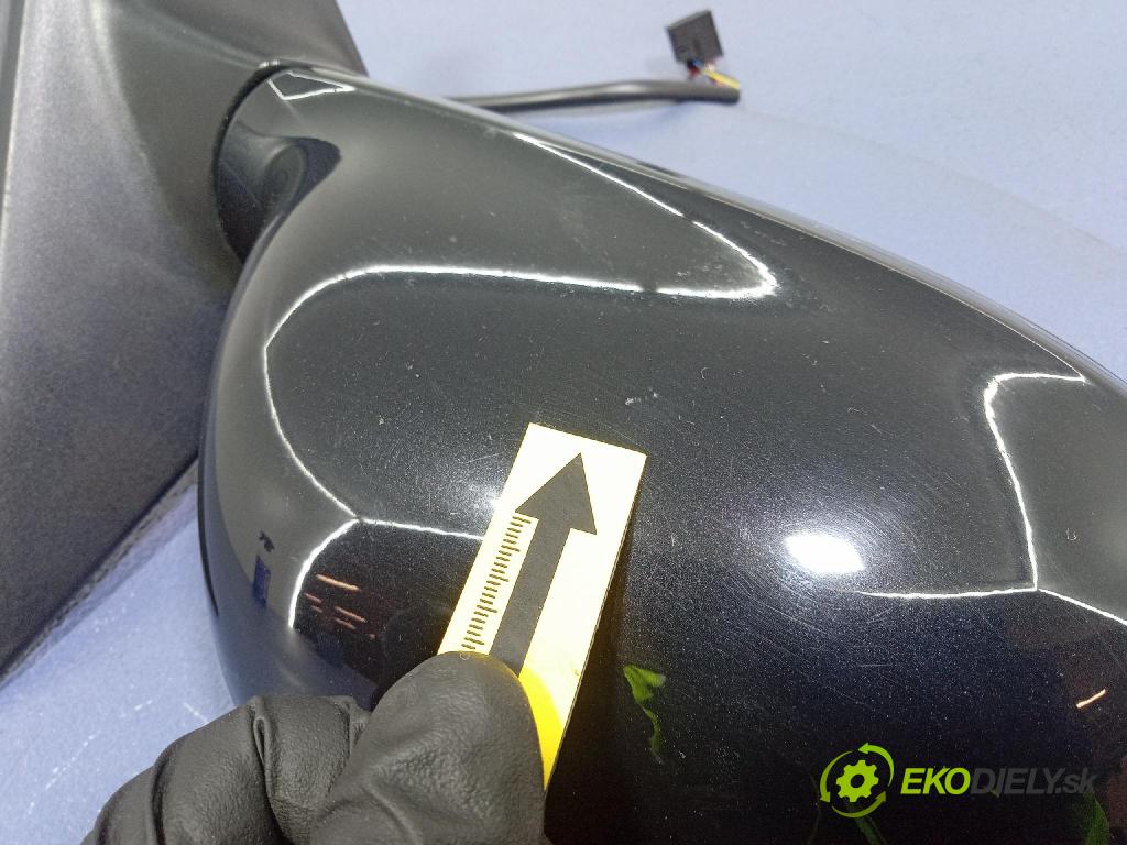 Audi A4 2009 zpětné zrcátko prave