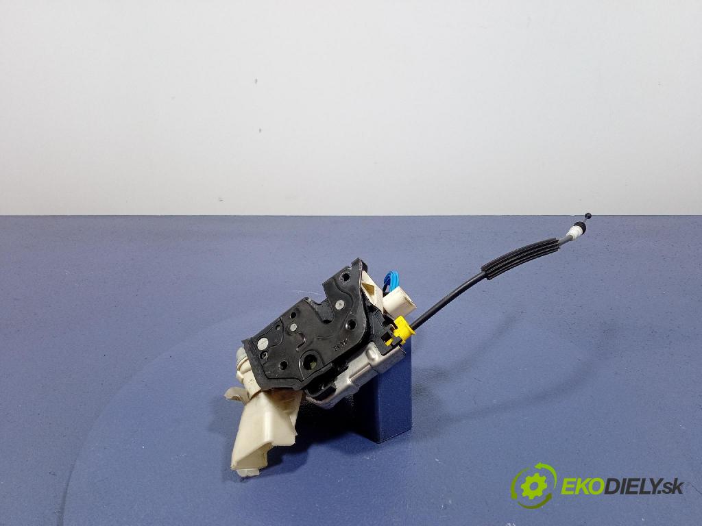 Audi A4 2009 zámok dvere Predné Vľavo: 8J1837015A