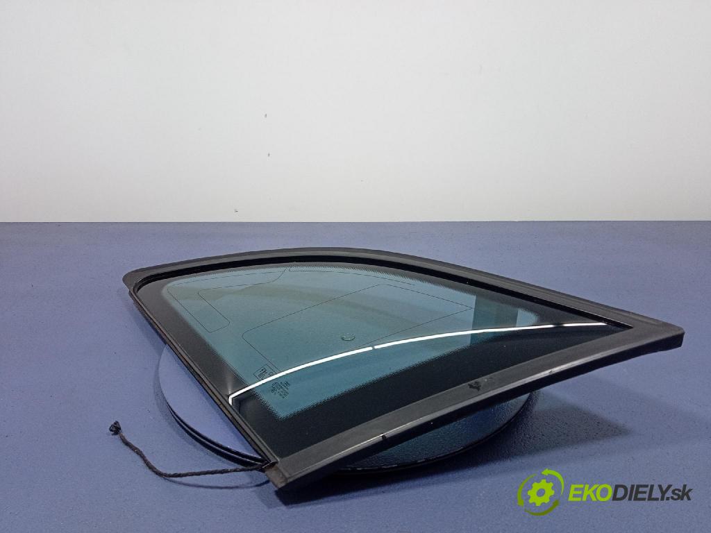 Audi A4 2009 sklo Karoséria: zad