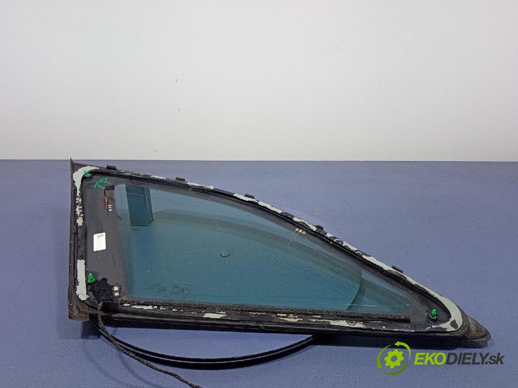 Audi A4 2009 sklo Karoséria: zad