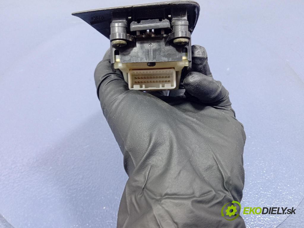 Toyota Avensis 2004 prepínač Okná: 84802-05210