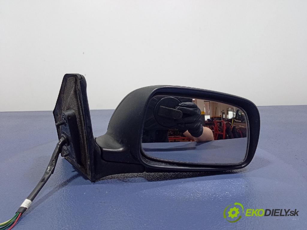 Toyota Avensis 2004 zpětné zrcátko prave