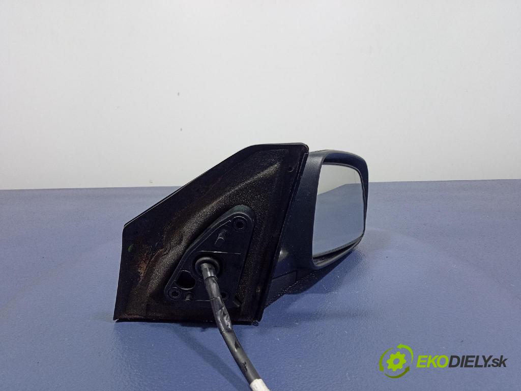 Toyota Avensis 2004 zpětné zrcátko prave