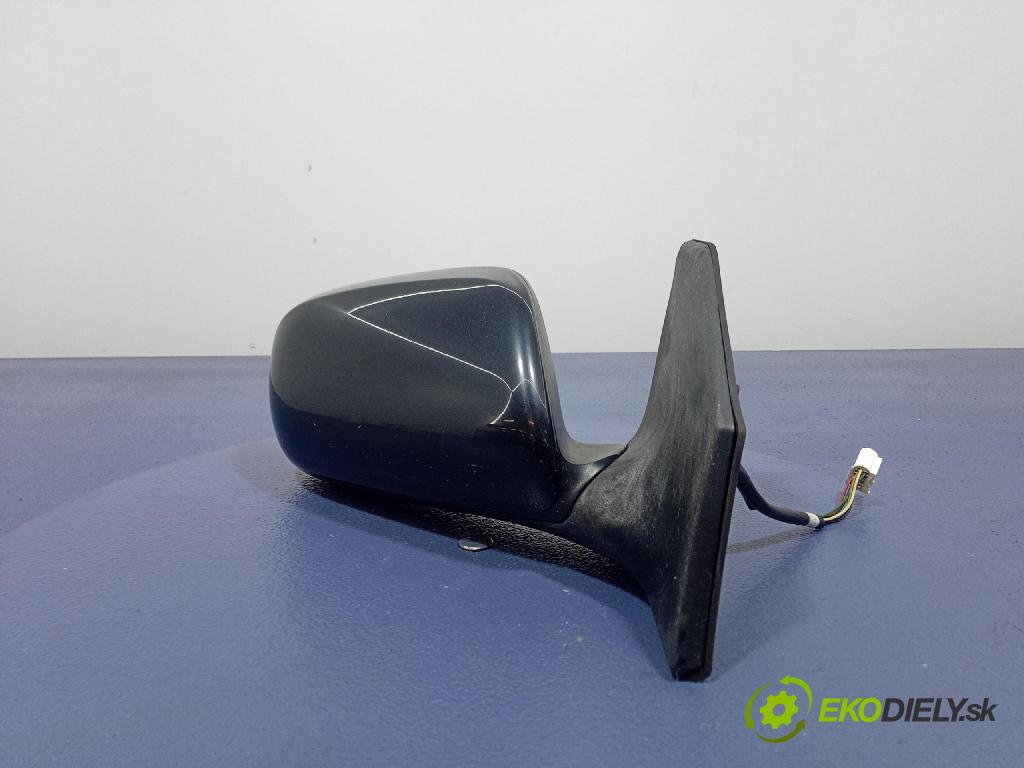 Toyota Avensis 2004 zpětné zrcátko prave