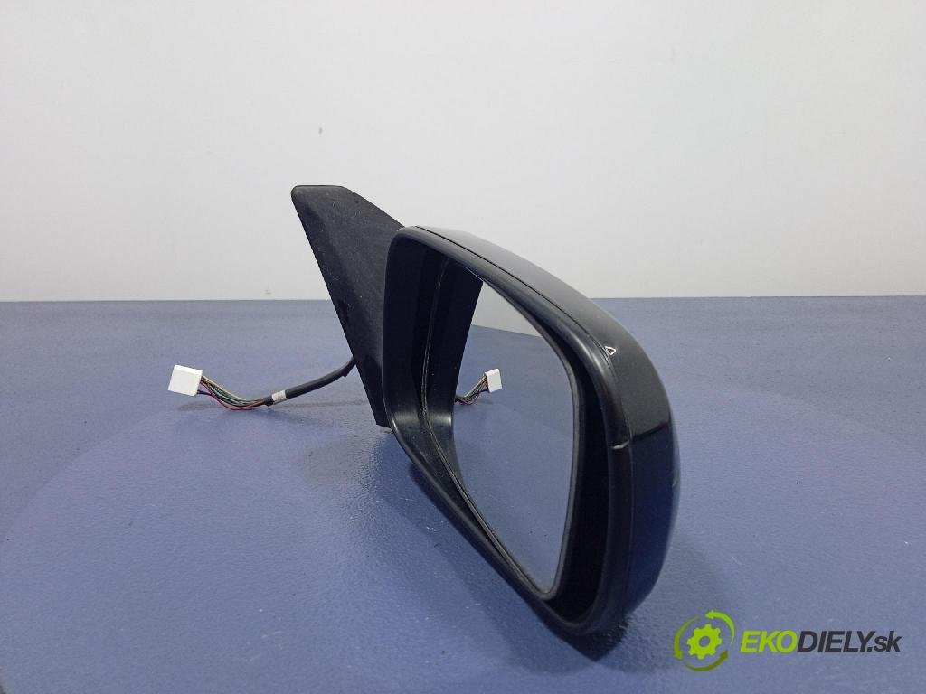 Toyota Avensis 2004 zpětné zrcátko prave