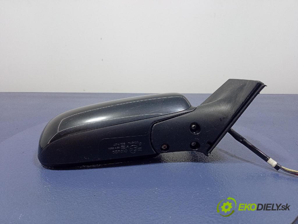Toyota Avensis 2004 zpětné zrcátko prave