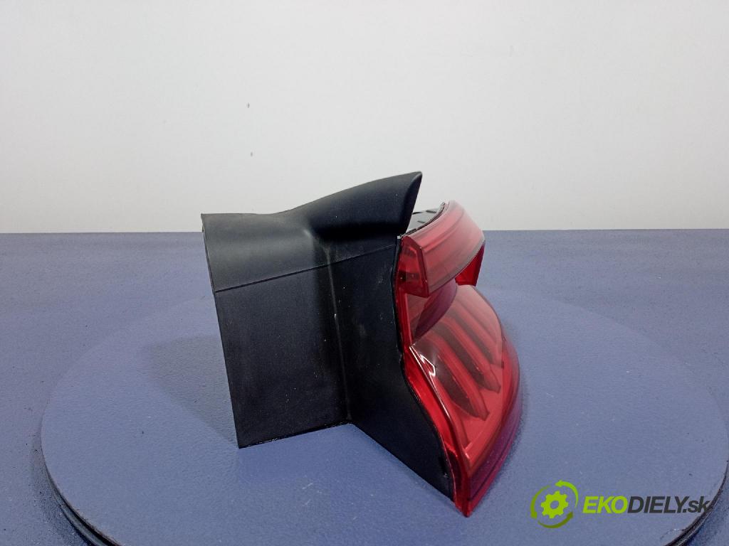 Audi SQ8 2022 světlo Zad: Práva: Mimo: 4M8945070B